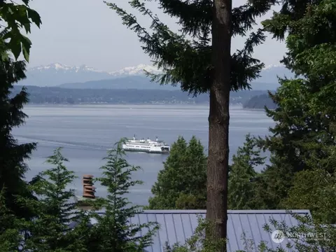 9649 46th Ave SW, Seattle, WA 98136