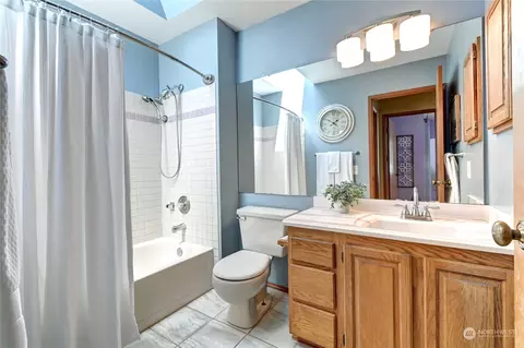 Bath - 14110 11th Dr SE, Mill Creek, WA 98012 photo 3 of 4