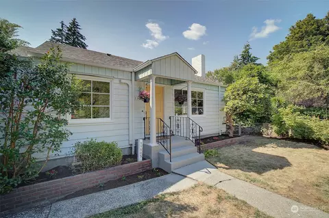 11505 40th Ave NE, Seattle, WA 98125