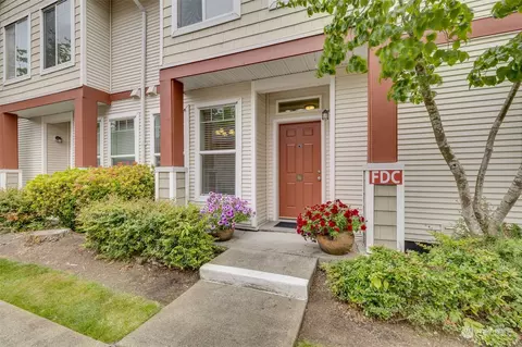 14902 29th Ave W #F103, Lynnwood, WA 98087