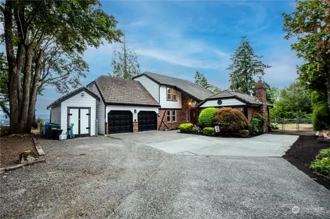 8410 30th St E, Edgewood, WA 98371