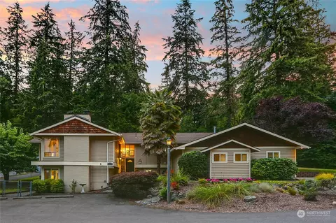 17705 NE 24th St, Redmond, WA 98052