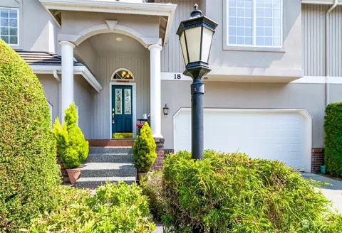 8221 53rd Ave W #18D, Mukilteo, WA 98275