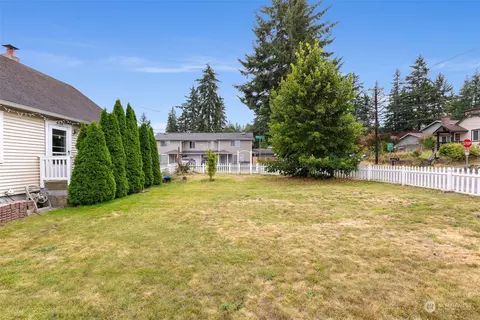 Exterior - 5625 Fleming St, Everett, WA 98203 photo 2 of 7
