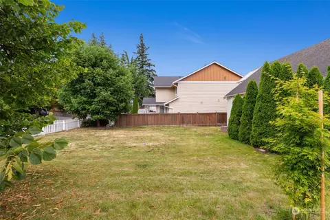 Exterior - 5625 Fleming St, Everett, WA 98203 photo 6 of 7