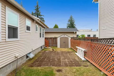 Exterior - 5625 Fleming St, Everett, WA 98203 photo 4 of 7