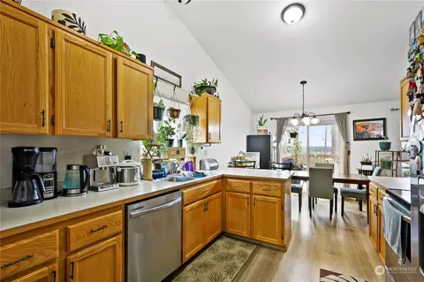 Kitchen - 19910 15th Ave E, Spanaway, WA 98387 photo 2 of 2