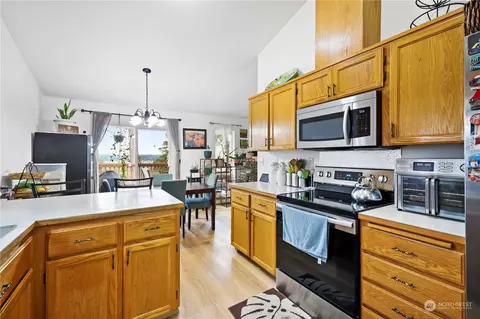 Kitchen - 19910 15th Ave E, Spanaway, WA 98387 photo 1 of 2