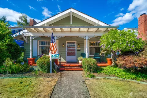 124 18th Ave SW, Olympia, WA 98501