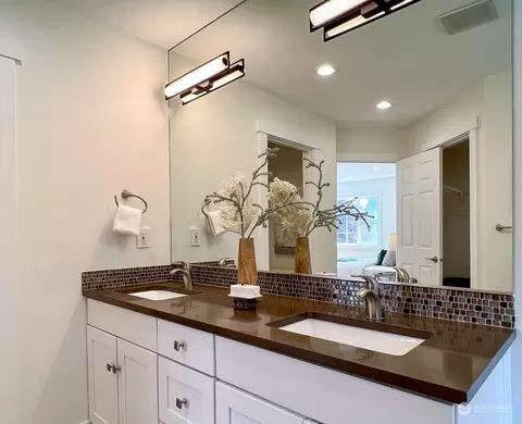 Bath - 1523 173rd St SE, Bothell, WA 98012 photo 6 of 7
