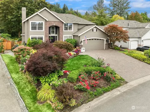 425 NW Datewood Dr, Issaquah, WA 98027