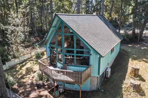 12019 Cascade Pl, Anderson Island, WA 98303