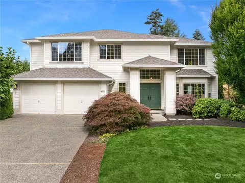 8820 NE 160th Pl, Kenmore, WA 98028