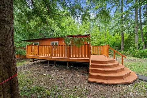 1931 Peaceful Valley Dr, Maple Falls, WA 98266
