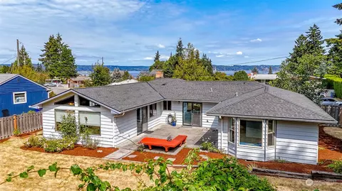 614 Pierce Ln NE, Tacoma, WA 98422