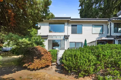 11721 NE 80th St #C2, Kirkland, WA 98033