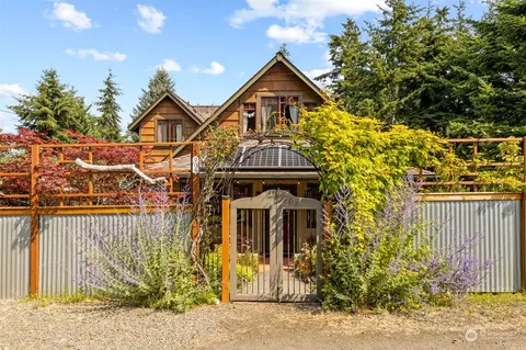 704 V St, Port Townsend, WA 98368