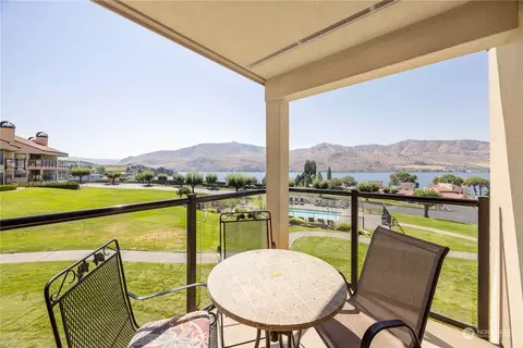 100 Lake Chelan Shores Dr # 17-9, Chelan, WA 98816