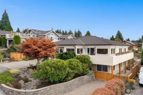 736 Laurel St, Edmonds, WA 98020