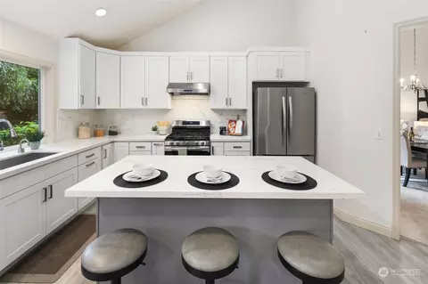Kitchen - 15422 33rd Ave SE, Mill Creek, WA 98012 photo 2 of 5