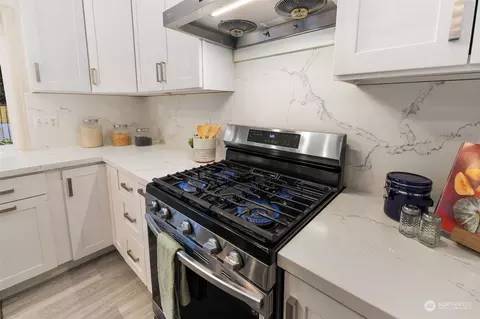 Kitchen - 15422 33rd Ave SE, Mill Creek, WA 98012 photo 5 of 5