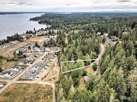 200 E Allynview Dr, Allyn, WA 98524