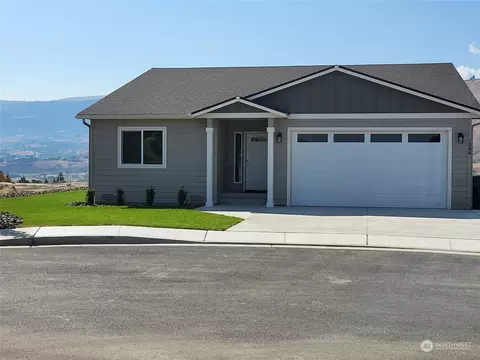 1386 Jean St SE, East Wenatchee, WA 98802
