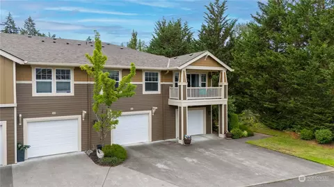 1855 Mcneil Cir #E2, Dupont, WA 98327