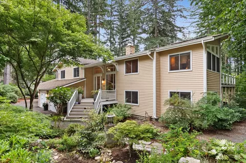 24207 SE 28th St, Sammamish, WA 98075