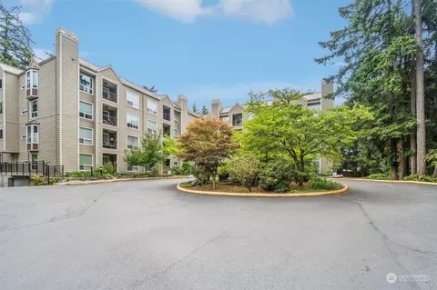 823 N 161st Pl #307, Shoreline, WA 98133