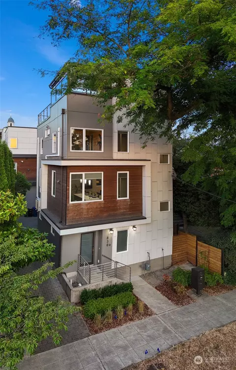 830 16th Ave #A, Seattle, WA 98122
