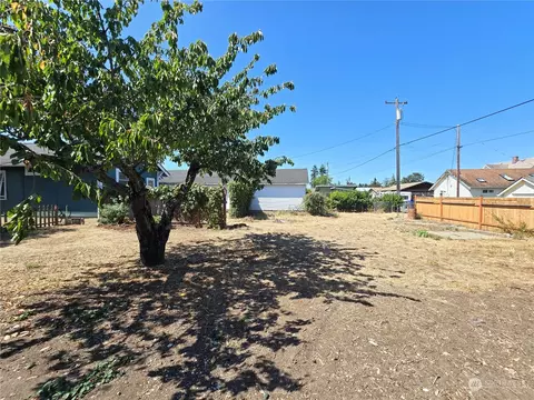 262 W Spruce St, Sequim, WA 98382 photo 7