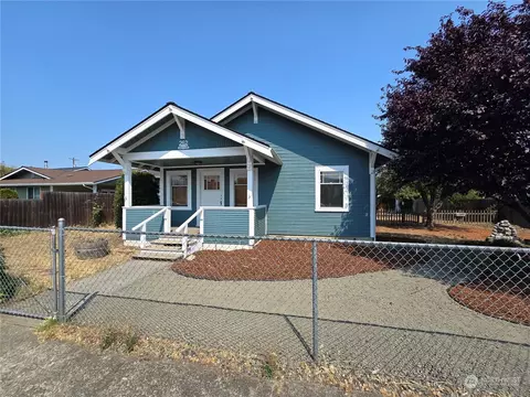 262 W Spruce St, Sequim, WA 98382 photo 3