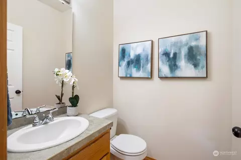 Bath - 123 195th Pl SW, Bothell, WA 98012 photo 1 of 5
