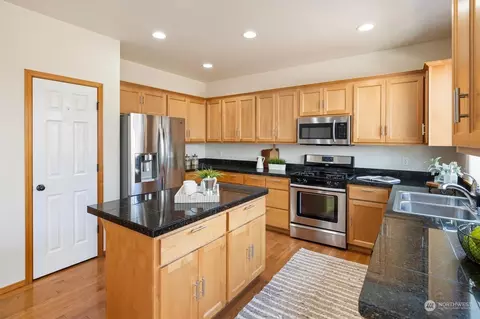 Kitchen - 123 195th Pl SW, Bothell, WA 98012 photo 1 of 3