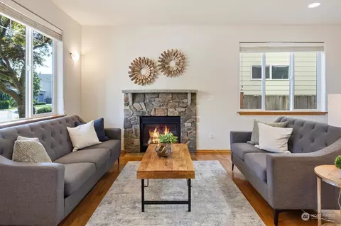 Living - 123 195th Pl SW, Bothell, WA 98012 photo 2 of 4