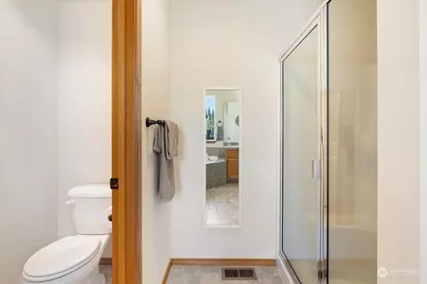 Bath - 123 195th Pl SW, Bothell, WA 98012 photo 4 of 5