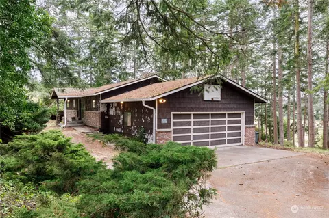 1541 Mckinnon Dr, Oak Harbor, WA 98277