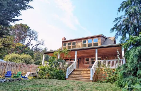 4342 Crow Valley Rd, Eastsound, WA 98245