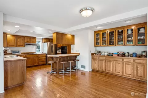 Kitchen - 1516 Rainier St, Sumner, WA 98390 photo 1 of 5
