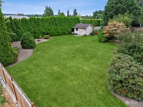 Exterior - 1516 Rainier St, Sumner, WA 98390 photo 5 of 7