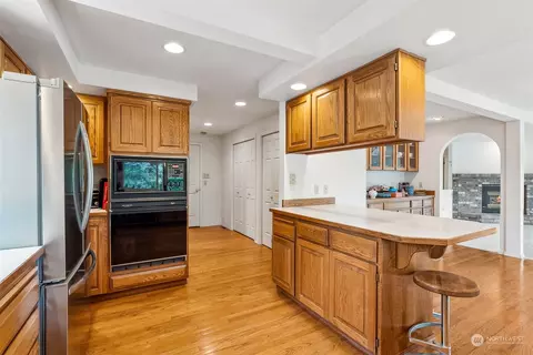 Kitchen - 1516 Rainier St, Sumner, WA 98390 photo 4 of 5