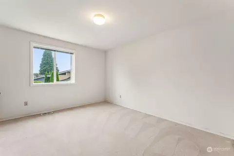 Bedroom - 1516 Rainier St, Sumner, WA 98390 photo 3 of 3