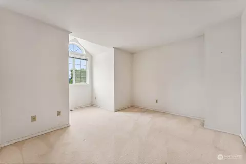 Bedroom - 1516 Rainier St, Sumner, WA 98390 photo 1 of 3