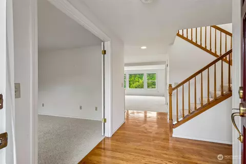 Entry Way - 1516 Rainier St, Sumner, WA 98390 photo 1 of 2