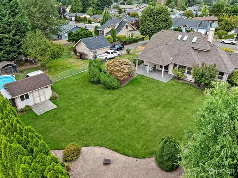 View/Area - 1516 Rainier St, Sumner, WA 98390 photo 1 of 6