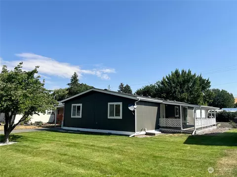 1213 S 2nd St, Dayton, WA 99328