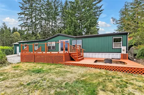 90 E Sea Breeze Dr, Grapeview, WA 98546