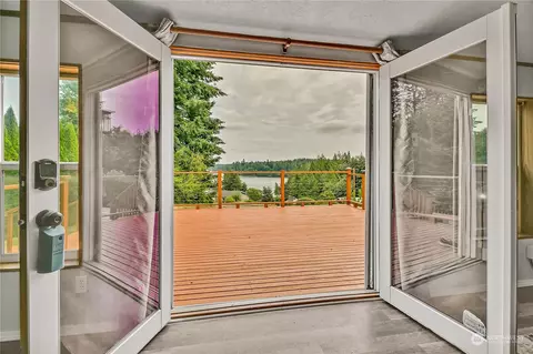 90 E Sea Breeze Dr, Grapeview, WA 98546 photo 4