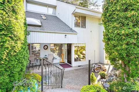 101 Shelter Bay Dr #R101, La Conner, WA 98257